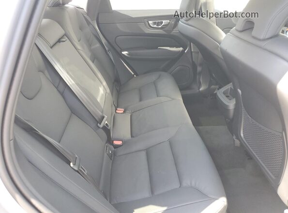 YV4M12RC7S1183267 2025 VOLVO XC60 Серебряный Вид задней части салона