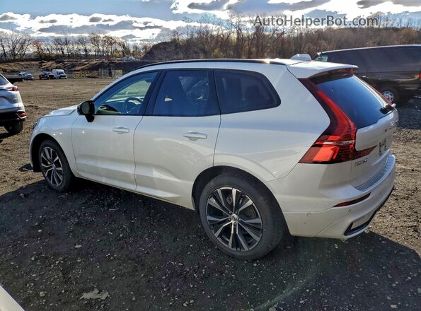 YV4M12RC9S1016067 2025 VOLVO XC60 White Tył lewy
