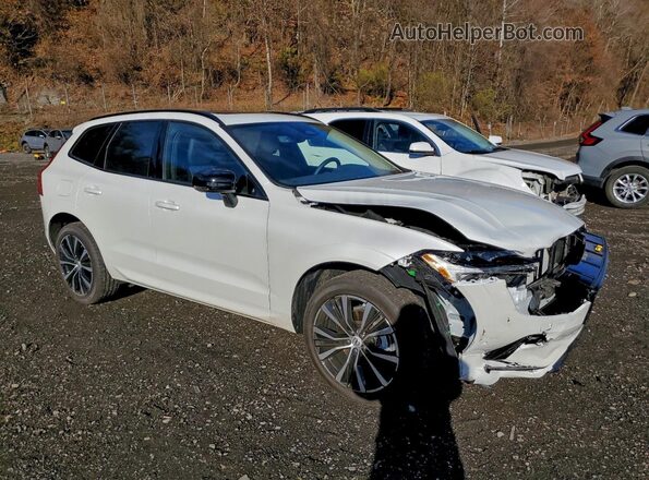 YV4M12RC9S1016067 2025 VOLVO XC60 White Przód prawy
