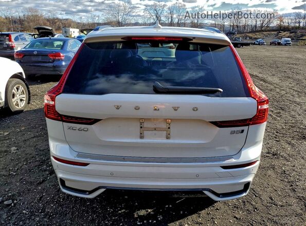 YV4M12RC9S1016067 2025 VOLVO XC60 White Widok z tyłu