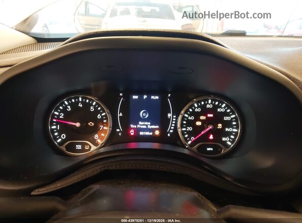 ZACCJAAB4HPF89074 2017 JEEP RENEGADE Silver Widok tylnych siedzeń