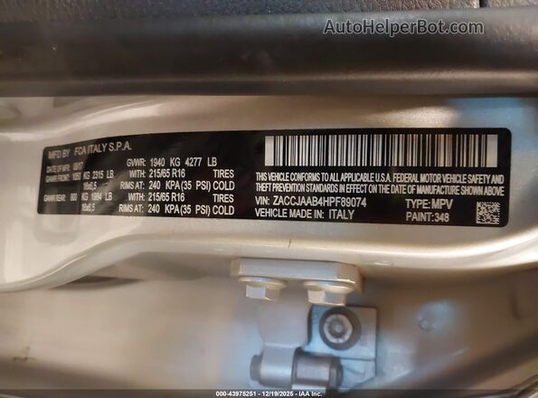 ZACCJAAB4HPF89074 2017 JEEP RENEGADE Silver Widok komory silnika