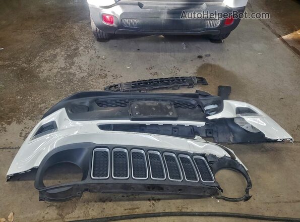 ZACNJDB11PPP72041 2023 JEEP RENEGADE White Engine compartment view