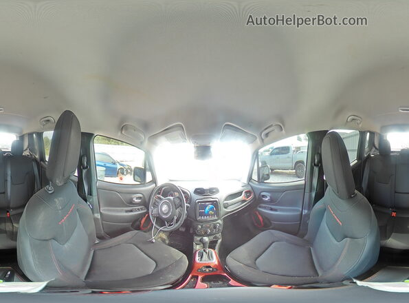 ZACNJDC1XNPN56068 2022 JEEP RENEGADE Серый Панорамный вид салона 360°