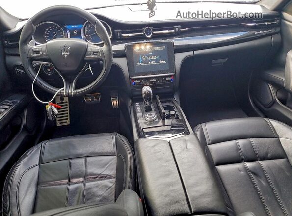ZAM56RPS6H1230210 2017 MASERATI QUATTROPOR White Widok deski rozdzielczej