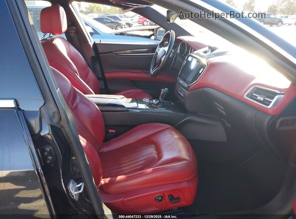 ZAM57RSS8H1233596 2017 MASERATI GHIBLI Black Widok wnętrza z przodu