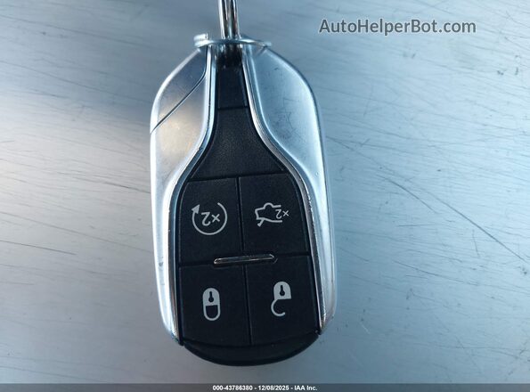 ZAM57YSS6M1371982 2021 MASERATI GHIBLI Белый Вид панели приборов