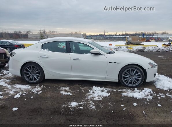 ZAM57YTL0K1322135 2019 MASERATI GHIBLI White Widok wnętrza z tyłu
