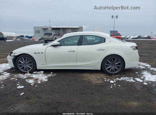 ZAM57YTL0K1322135 2019 MASERATI GHIBLI White Widok wnętrza 360 stopni