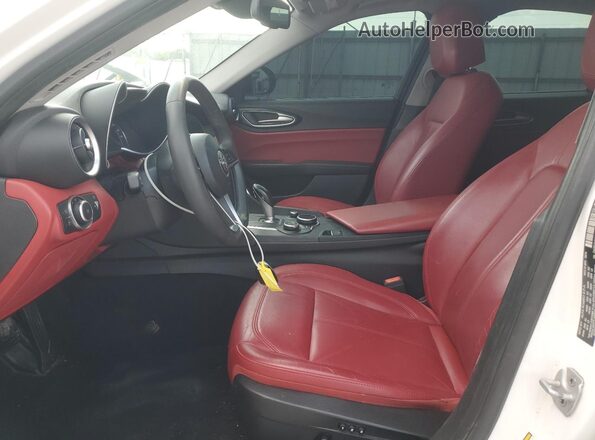 ZARFAMAN1K7622177 2019 ALFA ROMEO GIULIA White Vista interior delantera