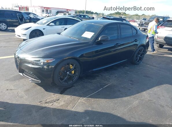 ZARFAMAN2L7634985 2020 ALFA ROMEO GIULIA Черный Передняя левая четверть