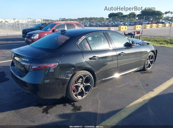 ZARFAMBN0R7682797 2024 ALFA ROMEO GIULIA Black Tył prawy