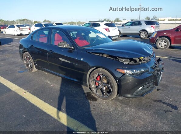 ZARFAMBN0R7682797 2024 ALFA ROMEO GIULIA Black Przód prawy