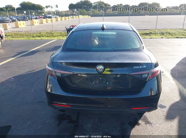 ZARFAMBN0R7682797 2024 ALFA ROMEO GIULIA Black 