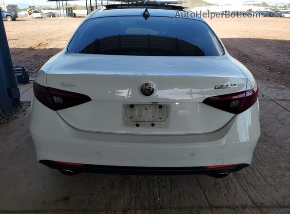 ZARFAMBN2K7598079 2019 ALFA ROMEO GIULIA White Вид ззаду