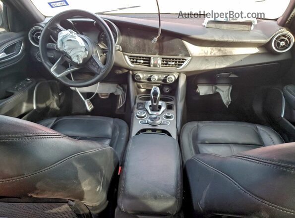 ZARFAMBN5P7671226 2023 ALFA ROMEO GIULIA Red Առջևի վահանակի տեսք