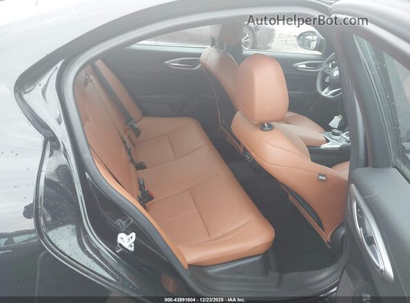 ZARFAMBN5R7679958 2024 ALFA ROMEO GIULIA Black Vista de la etiqueta del VIN