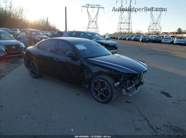 ZARFAMBN6P7667847 2023 ALFA ROMEO GIULIA Черный Передняя правая четверть