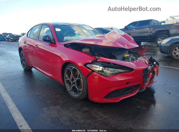 ZARFANBN8N7659770 2022 ALFA ROMEO GIULIA Красный Передняя правая четверть