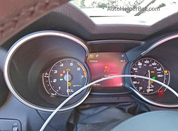 ZASFAKBN6J7C01591 2018 ALFA ROMEO STELVIO Gray Vista del cuadro de instrumentos