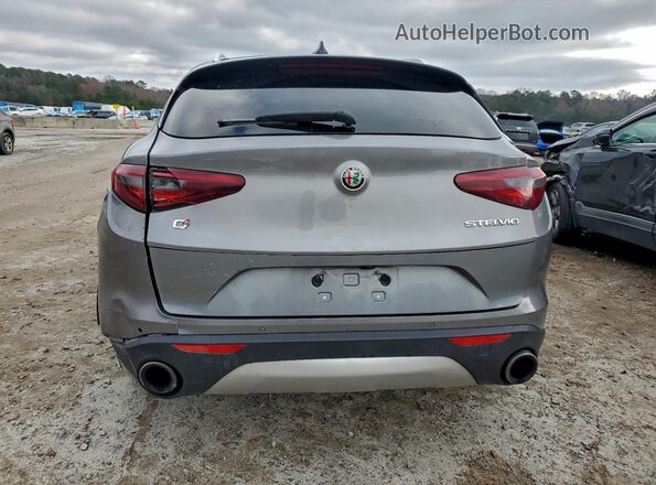 ZASFAKBN6J7C01591 2018 ALFA ROMEO STELVIO Gray Vista trasera