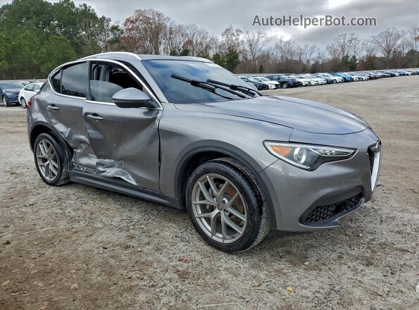 ZASFAKBN6J7C01591 2018 ALFA ROMEO STELVIO Gray Delantero derecho
