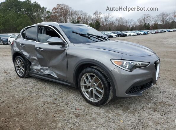 ZASFAKBN6J7C01591 2018 ALFA ROMEO STELVIO Gray 