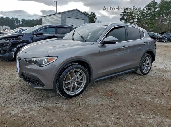 ZASFAKBN6J7C01591 2018 ALFA ROMEO STELVIO Gray Vista tres cuartos delantera izquierda
