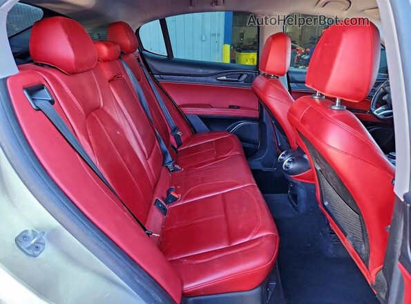 ZASPAJAN5L7C86121 2020 ALFA ROMEO STELVIO Белый Вид задних сидений