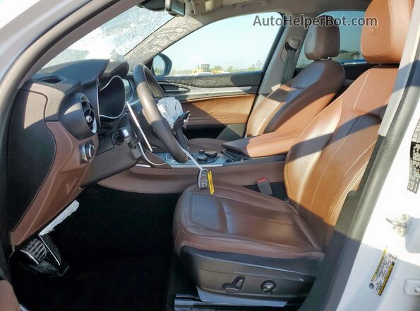 ZASPAKAN0K7C50972 2019 ALFA ROMEO STELVIO Белый Вид салона спереди