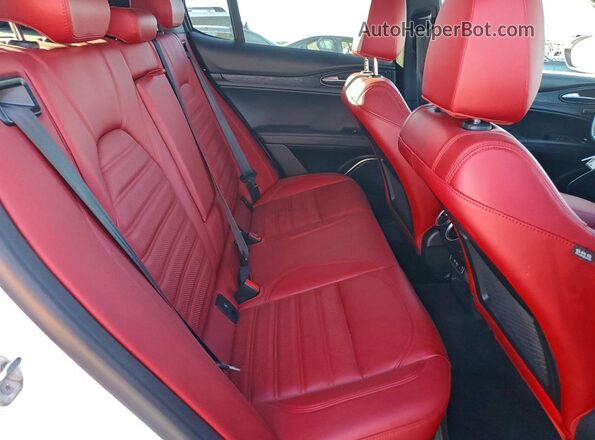 ZASPAKAN8N7D33649 2022 ALFA ROMEO STELVIO Белый Вид задней части салона