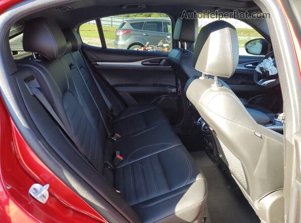 ZASPAKBN1R7D82860 2024 ALFA ROMEO STELVIO Красный Вид задней части салона