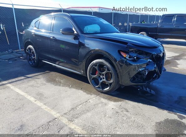 ZASPAKBN2R7D72600 2024 ALFA ROMEO STELVIO Черный Передняя правая четверть