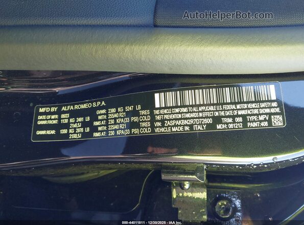 ZASPAKBN2R7D72600 2024 ALFA ROMEO STELVIO Черный Вид подкапотного пространства