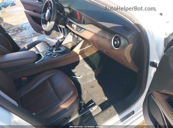 ZASPAKBN4L7C90553 2020 ALFA ROMEO STELVIO Белый Вид салона спереди