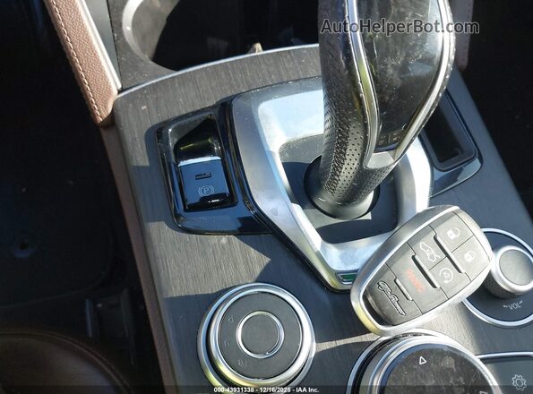 ZASPAKBN4L7C90553 2020 ALFA ROMEO STELVIO Белый Вид панели приборов