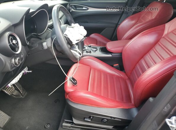 ZASPAKBN5R7D80531 2024 ALFA ROMEO STELVIO Gray Вид салону спереду