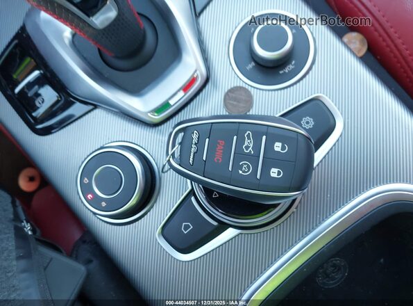 ZASPAKBN6M7D01084 2021 ALFA ROMEO STELVIO Белый Вид панели приборов