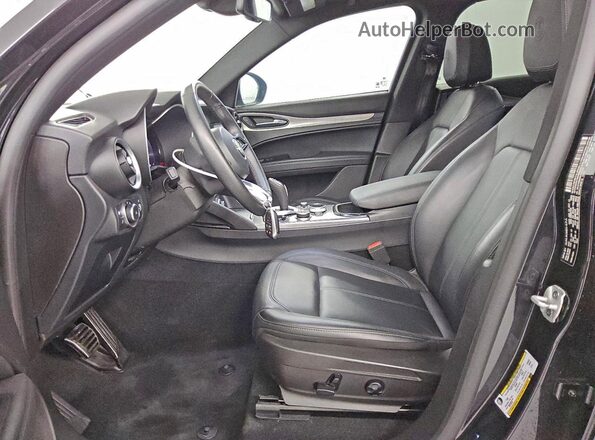 ZASPAKBN9R7D75123 2024 ALFA ROMEO STELVIO Черный Вид салона спереди
