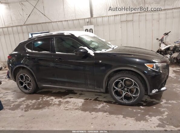 ZASPAKBNXN7D31996 2022 ALFA ROMEO STELVIO Black Vista interior trasera
