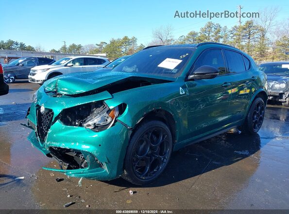 ZASPAKEV4R7D93444 2024 ALFA ROMEO STELVIO Зеленый Передняя левая четверть