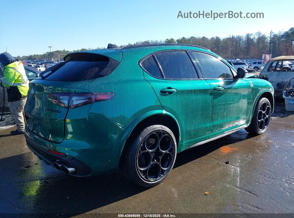ZASPAKEV4R7D93444 2024 ALFA ROMEO STELVIO Зеленый Задняя правая четверть