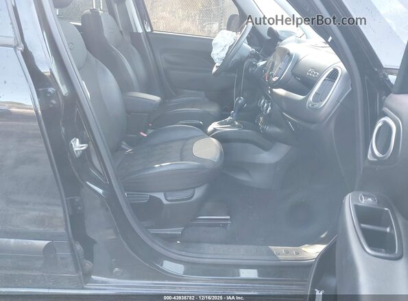 ZFBCFAAH8JZ041045 2018 FIAT 500L Черный Вид салона спереди