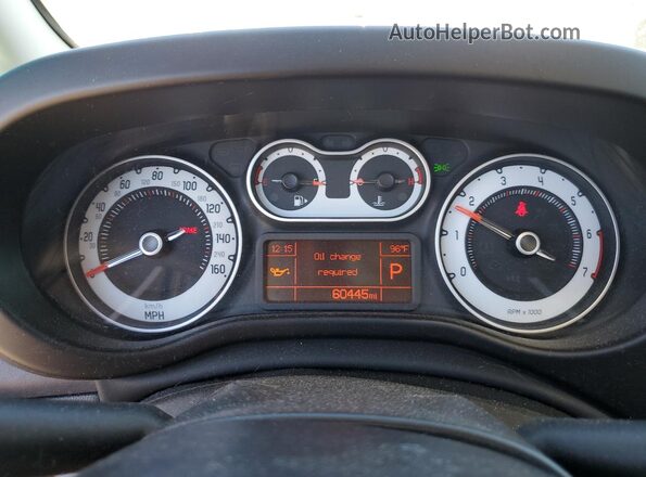 ZFBCFACH1HZ038883 2017 FIAT 500L Red ხელსაწყოთა პანელის ხედი