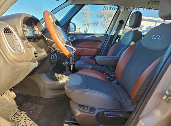 ZFBCFADH5GZ037328 2016 FIAT 500L Бежевый Вид салона спереди