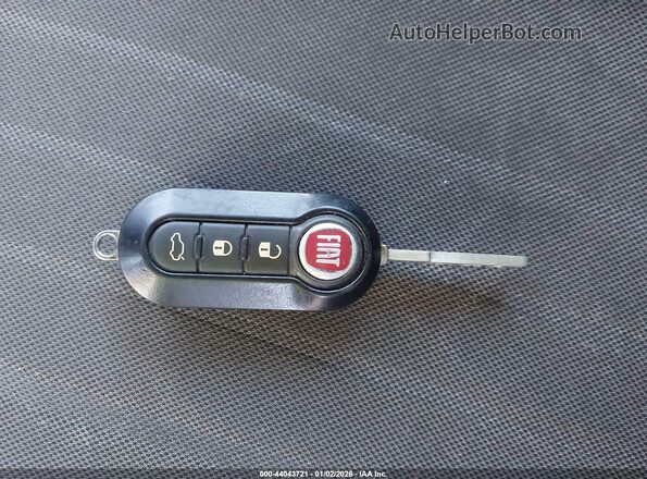 ZFBCFADH7GZ037430 2016 FIAT 500L Желтый Вид панели приборов