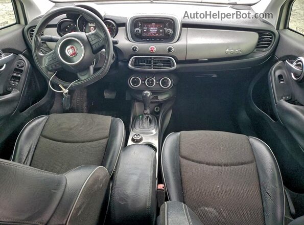 ZFBCFXCB4HP602925 2017 FIAT 500X White Widok deski rozdzielczej