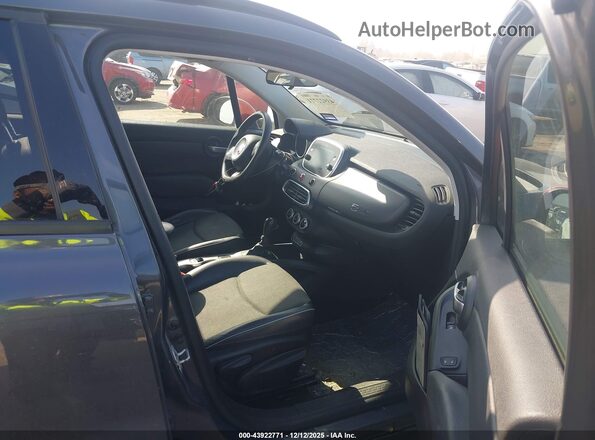 ZFBCFXCB5JP712274 2018 FIAT 500X Gray Вид салону спереду