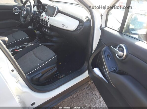 ZFBCFYAB9JP702338 2018 FIAT 500X Белый Вид салона спереди