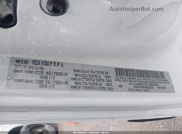 ZFBERFAB6H6E58557 2017 RAM PROMASTER CITY White Widok komory silnika